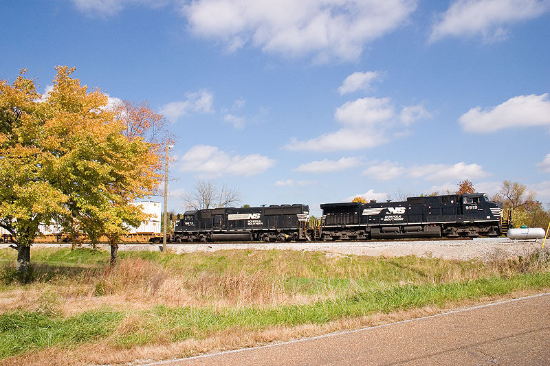 Photo of NS 9919 leads NS 285 through E. Junction at Princeton, IN.