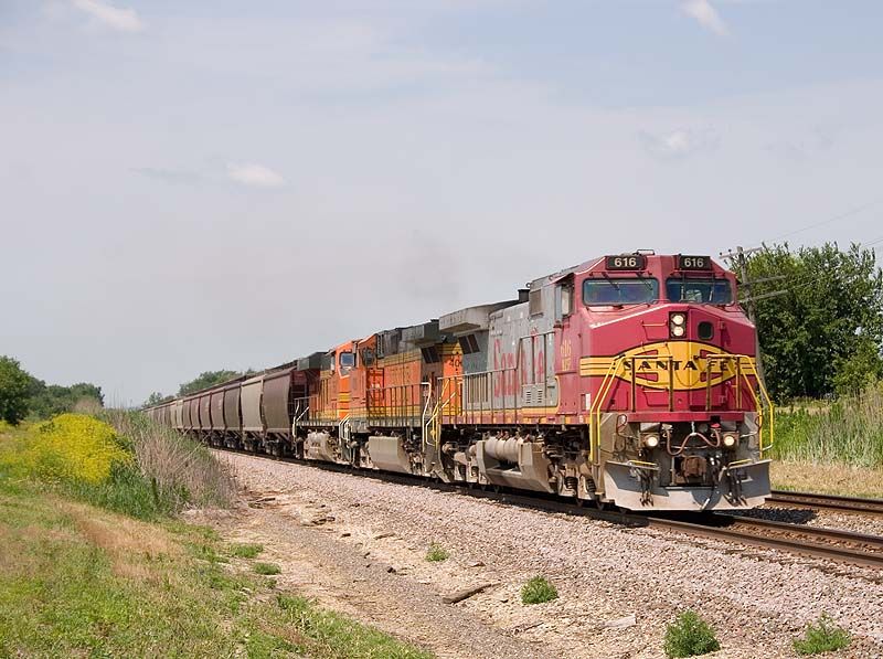 Photo of BNSF 616 heads up an eastbound grain train in Illinois.