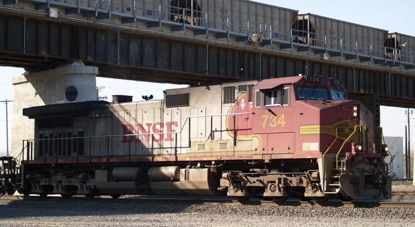 Photo of BNSF warbonnet #734