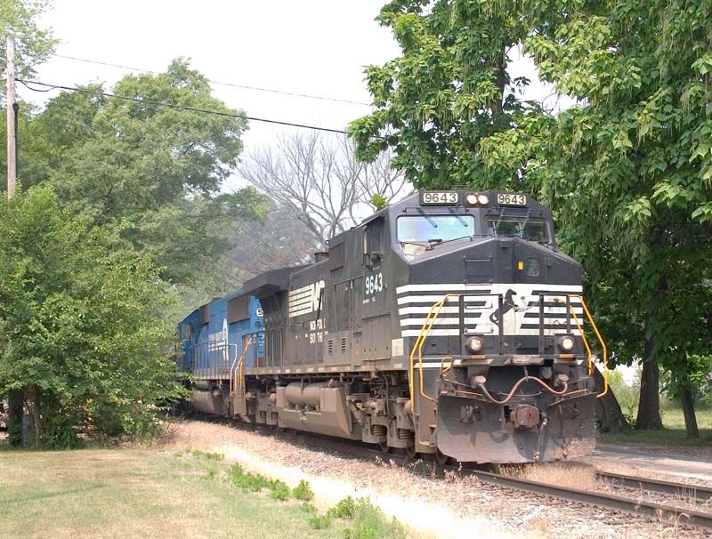 Photo of NS 168 has NS 9643 at the point in Centralia, IL.