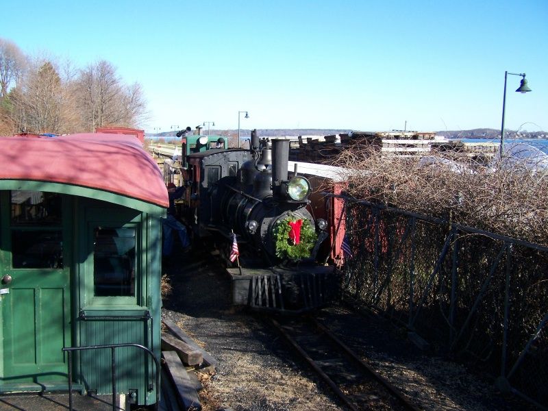Photo of #4 being pulled out of the engine house to kick off Santa Fest 2006
