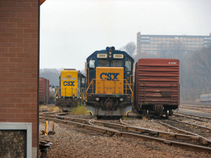 Photo of CSX #2804 and 2740