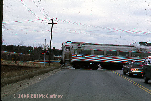 Photo of RDC Crossing Hartwell Avenue on B&M's Lexinton Branch