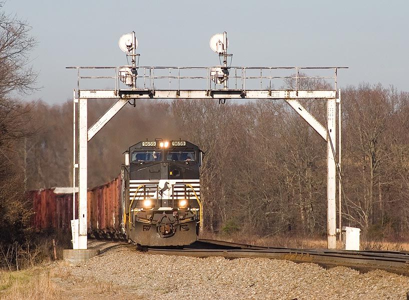 Photo of NS 9659 is at the point of NS train 177 at Bowen, KY.