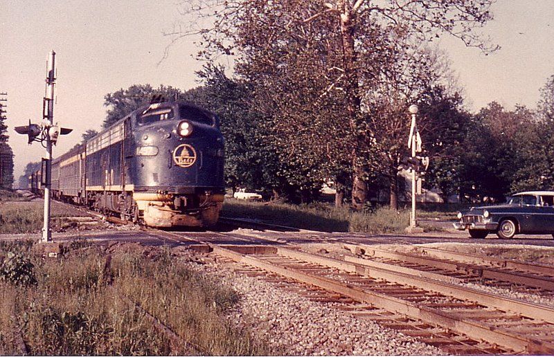 Photo of B&O Northbound at College Park