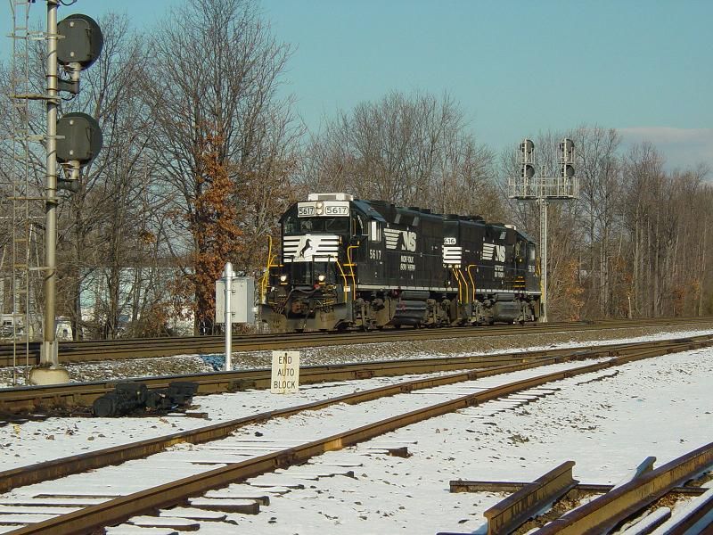 Photo of NS H-55 Finally Moving Eastbound at 0950 hrs.