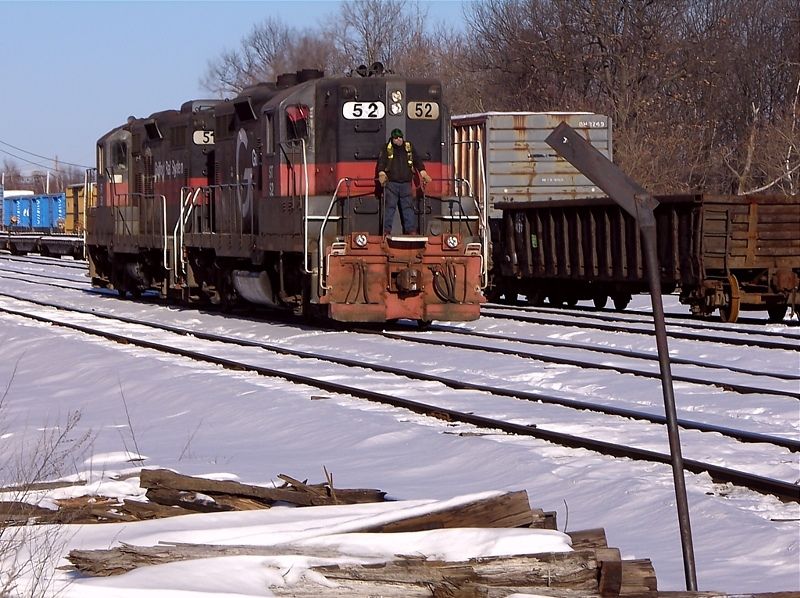 Photo of GRS GP9s 52 and 51 at Waterville
