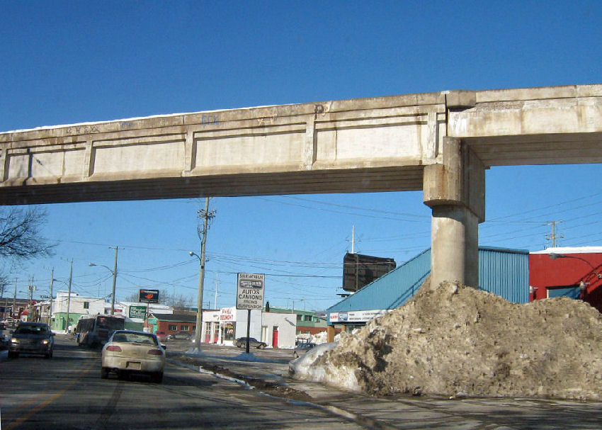 Photo of One Way Concret Bridge of Sherbrooke