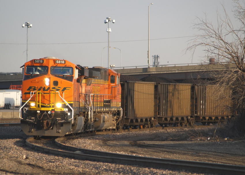 Photo of BNSF coal train coming around the turn.