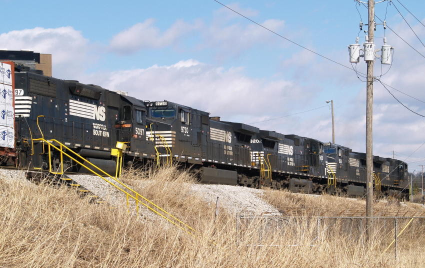 Photo of NS power train pulls out