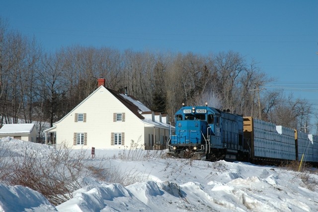 Photo of Passing the farmhouse