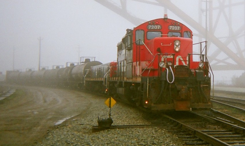 Photo of CN 7207 out of the fog