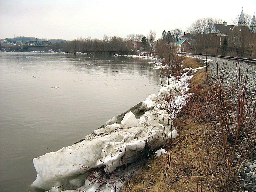 Photo of The ice on the river side