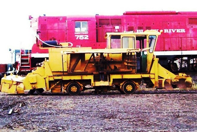 Photo of Another peice of track maintenance machinery
