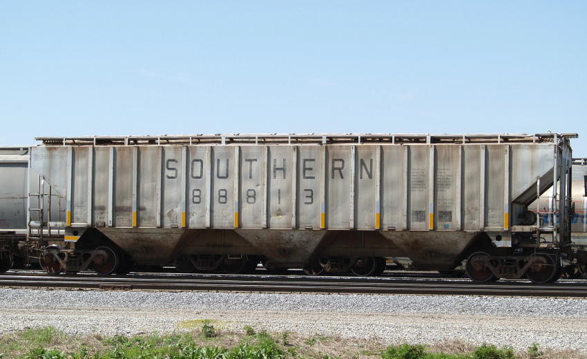 Photo of Southern 3-bay covered hopper #88813