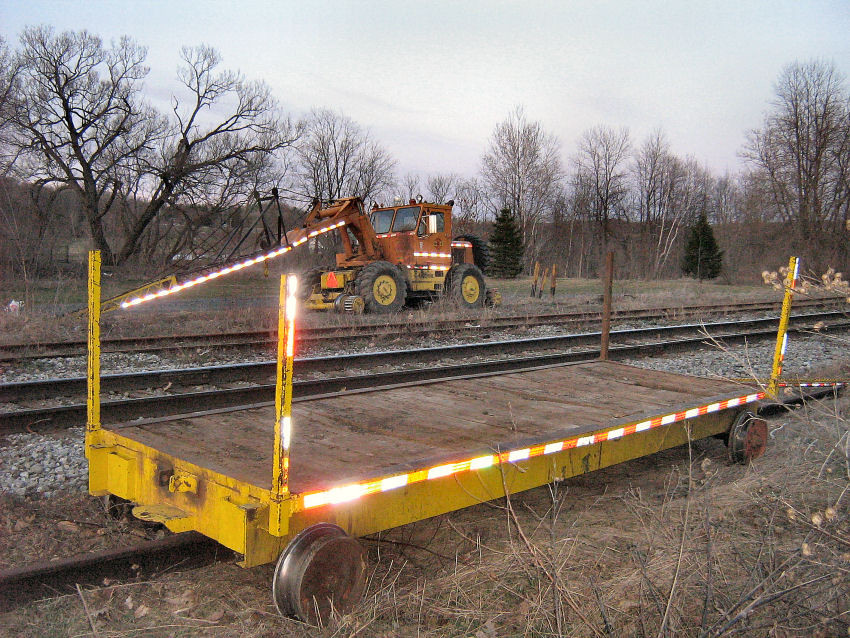 Photo of Trailer and crane