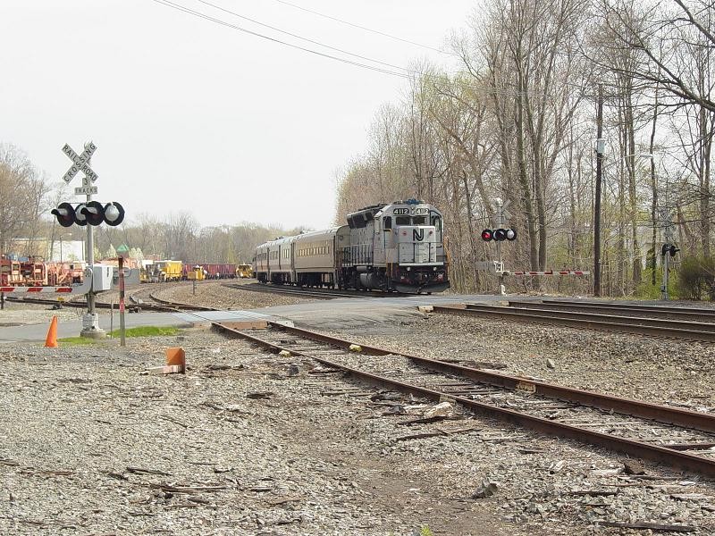 Photo of NJT #4021 Bringing Up The Markers On NJT Train #1114