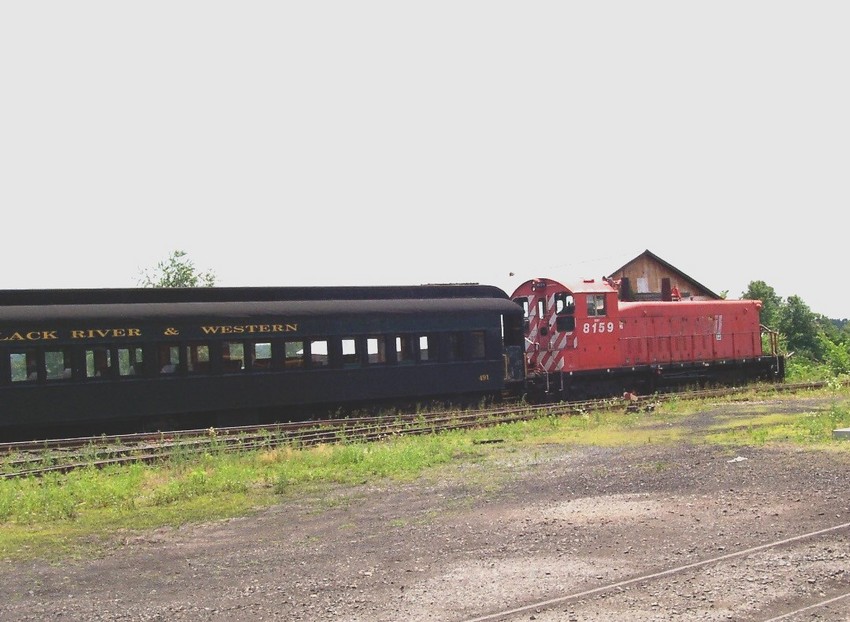 Photo of BDRV engine # 8159 and BR&W passenger car