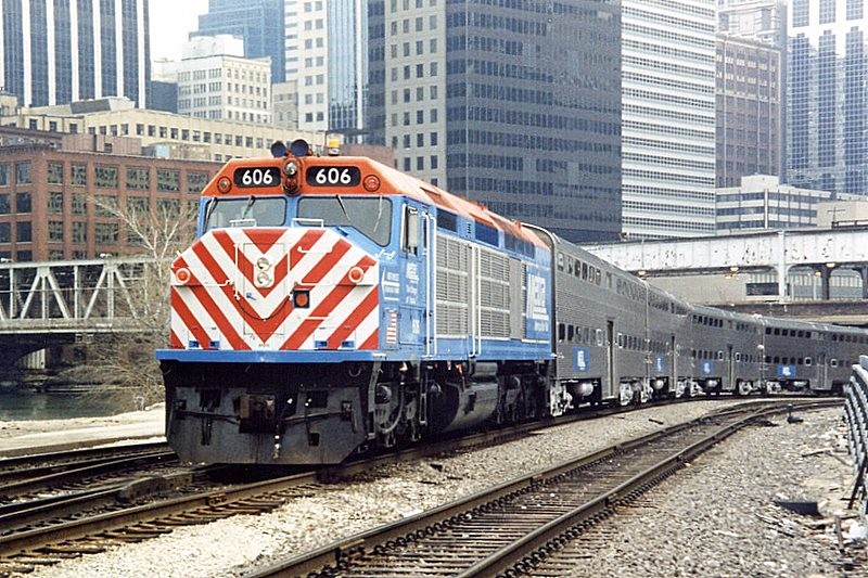 Photo of METRA #606 departs Chicago, IL.