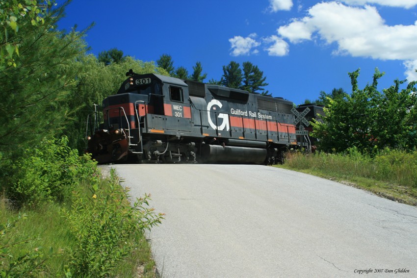 Photo of MEC 301 leaving Danville Junction with train EDRU