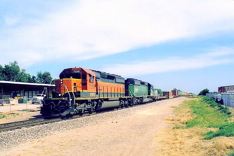 Photo of BNSF along the Front Frange