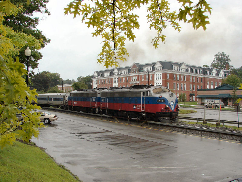 Photo of Metro North F10 #411&413 in Pawling, NY