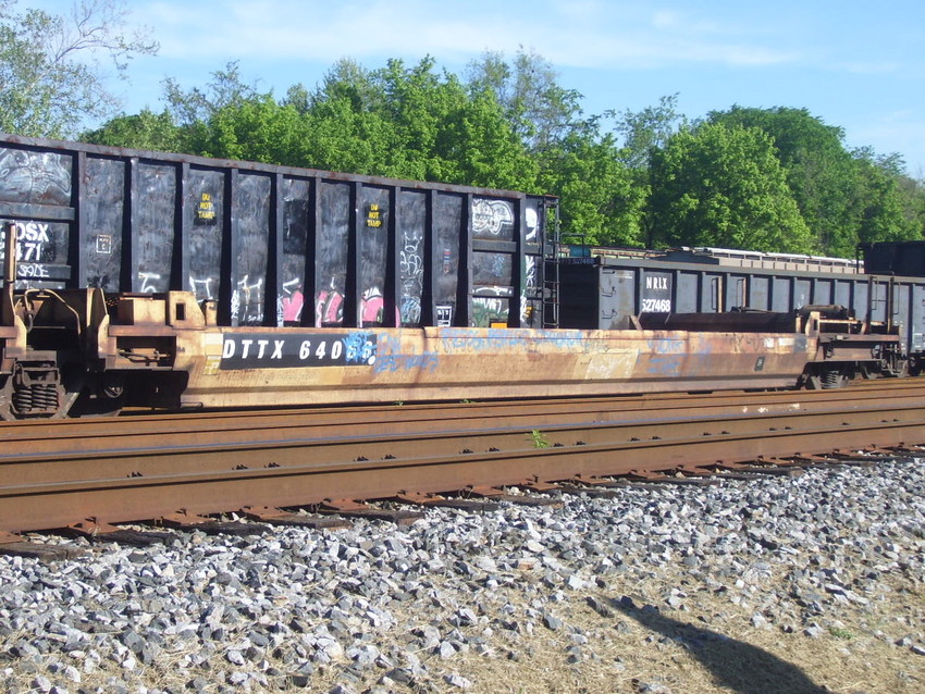 Photo of The fifth and final empty intermodal car in Nitro Yard.