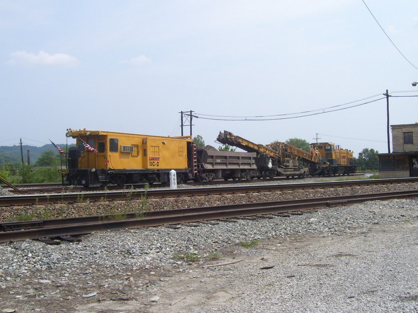 Photo of A view of the entire Loram rail grinder.