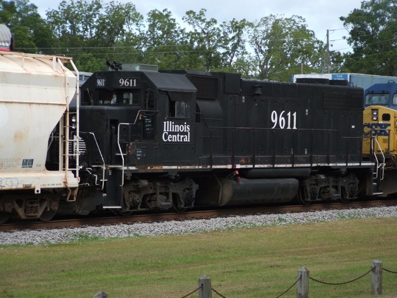 Photo of Illinois Central Engine 9611