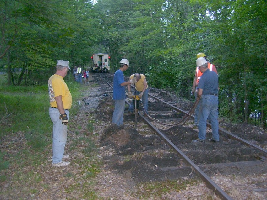 Photo of Spiking ties at MP 22.3