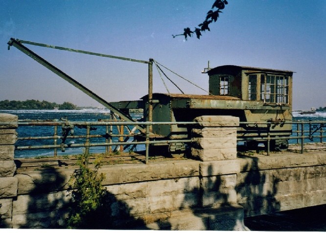 Photo of Railway Crane at Niagara Falls.