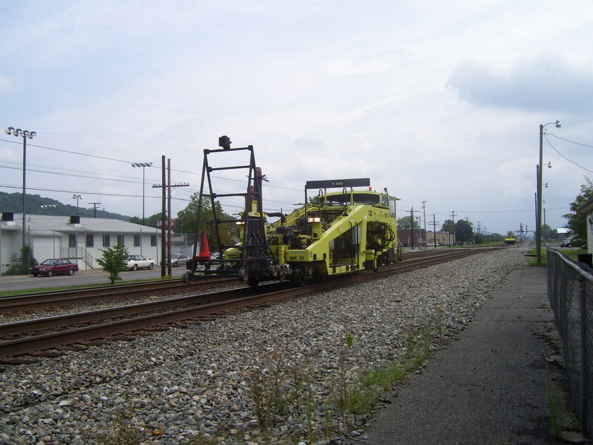 Photo of Westbound MOW equipment through St. Albans, WV