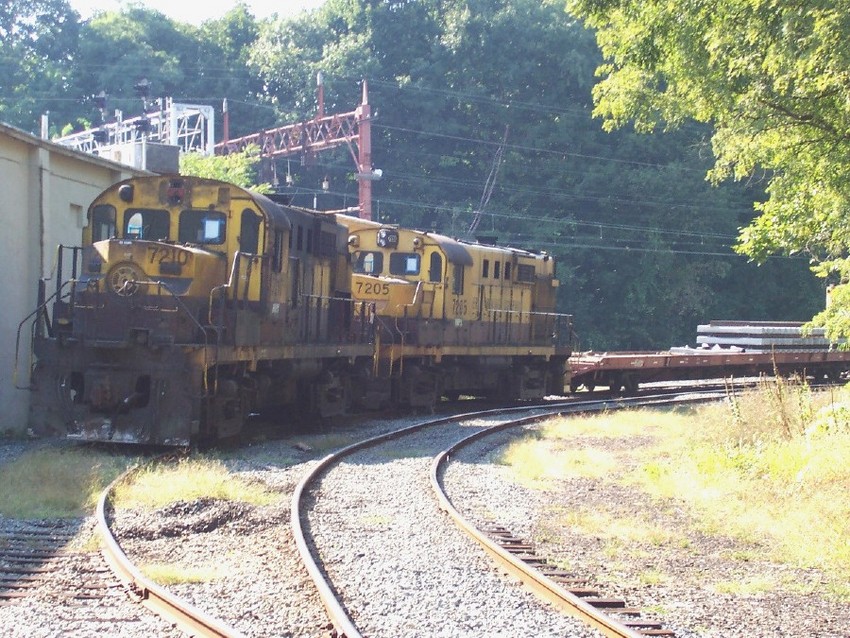 Photo of Erie Mining Company 7210 and 7205