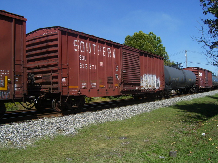 Photo of The second SOU boxcar on today's 381.
