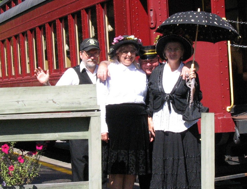Photo of Train and Museum Crews