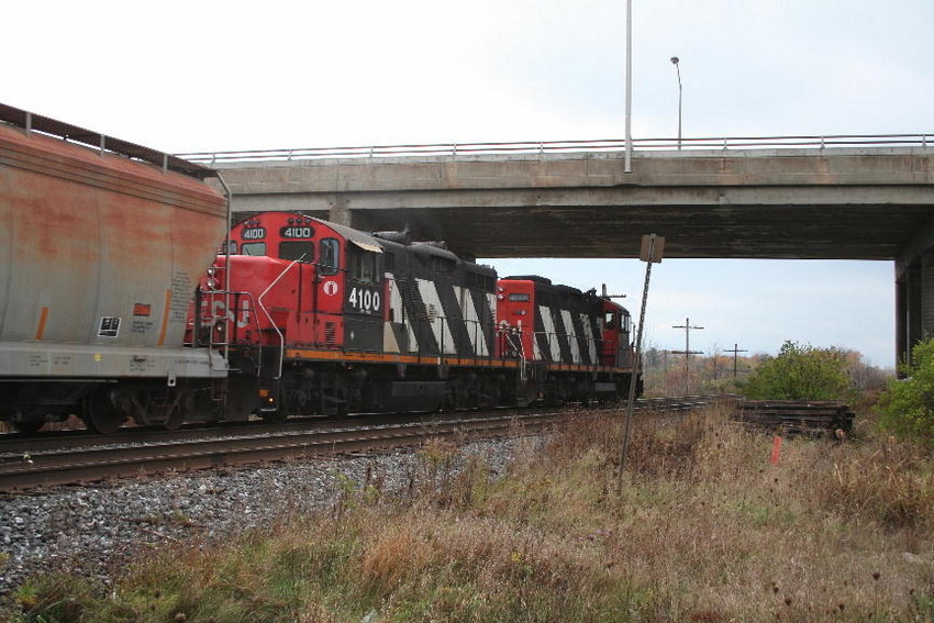 Photo of CN local westbound at Kingston Ontario 27 Oct 2007