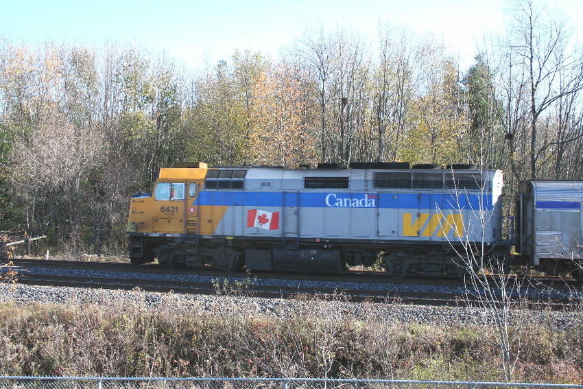 Photo of VIA Rail 6431 rolls towards the station at Kingston Ont