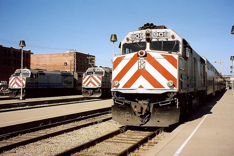 Photo of CAL TRAIN #909