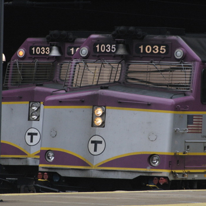 Photo of F40s sit at South Station ready to depart with outbound commuter rail trains