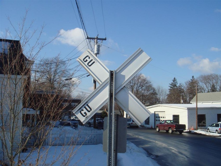 Photo of G&U Railroad Crossing Sign