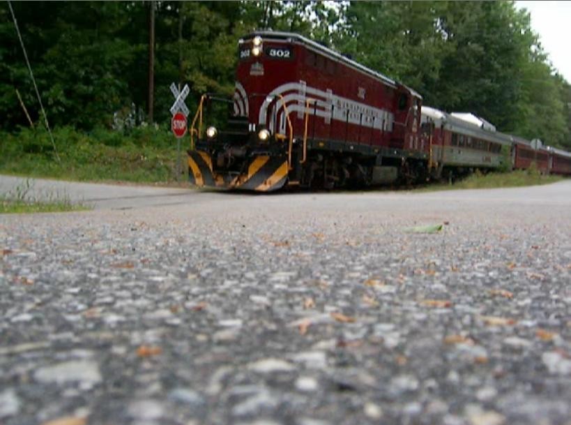 Photo of WSRR 302 GP7 Over Crossing