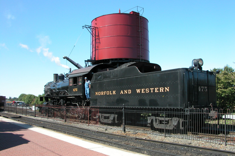 Photo of N&W #475 at the Water Tank