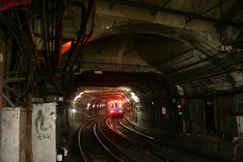 Photo of MBTA Blue Line Train heading for Govt. Center