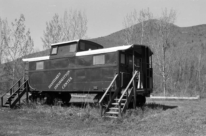 Photo of Caboose just east of Mt. Pleasant Station May 1988