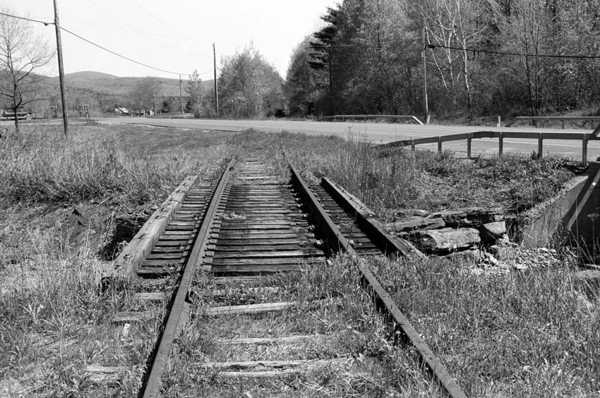 Photo of CMRR view looking east from Mt. Pleasant Station, NY May 1988