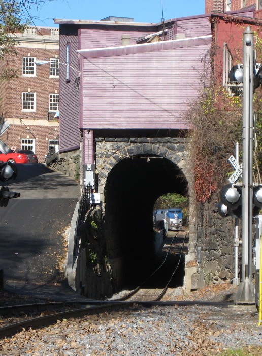 Photo of Amtrak Vermonter appoaches newly enlarged BF tunnel