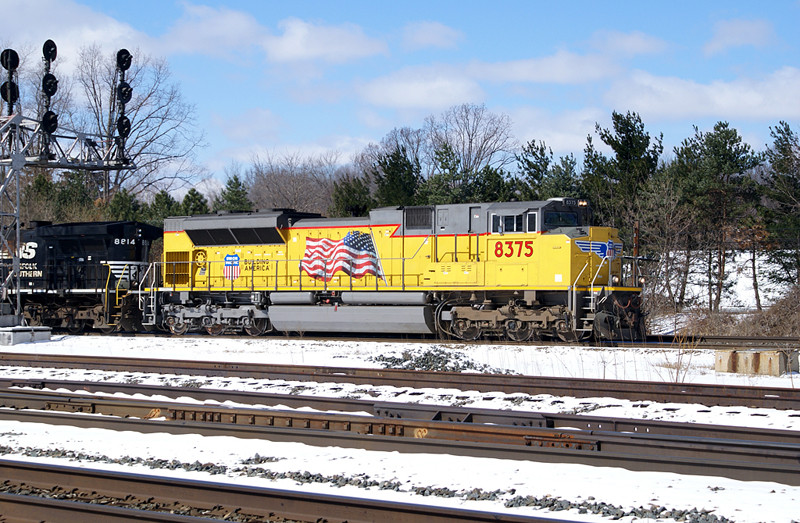 Photo of UP 8375 on the Norfolk Southern Chicago Line
