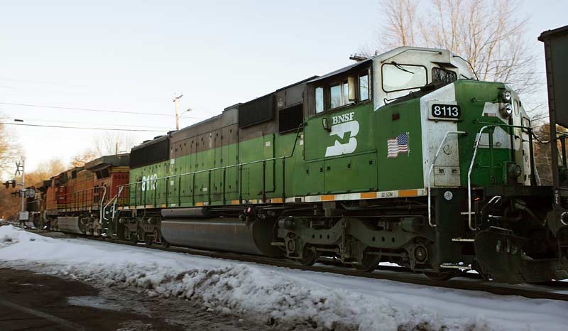 Photo of BN (BNSF) 8113, a SD-60m on NHB-13 at Westford