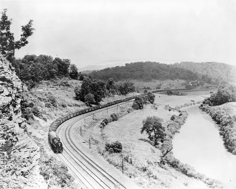 Photo of Coal train on the L&N