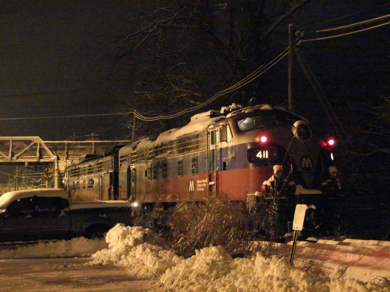 Photo of Metro North F10s #411 and 413